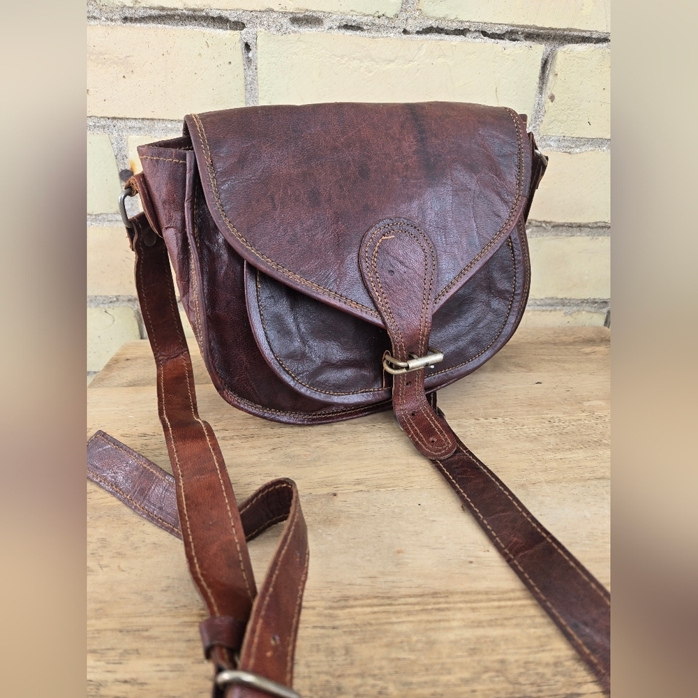 Vintage Style Leather Satchel - Picture 13 of 13